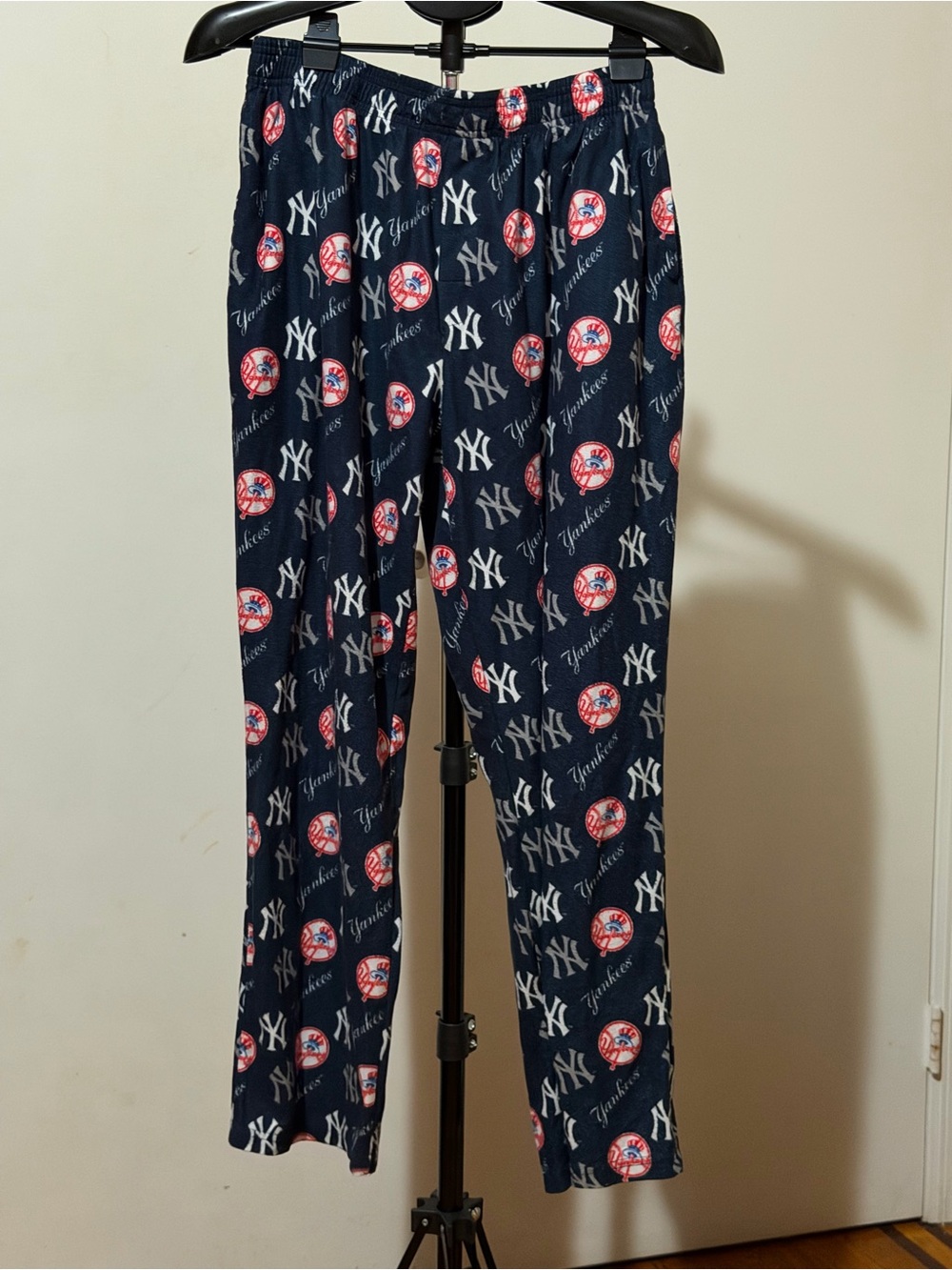 Genuine Merchandise Navy New York Yankees Logo Joggers